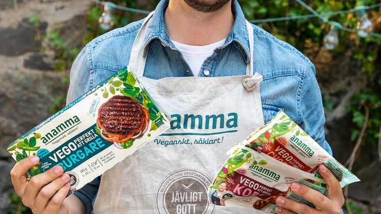 Gustav "Jävligt Gott" Johansson stående