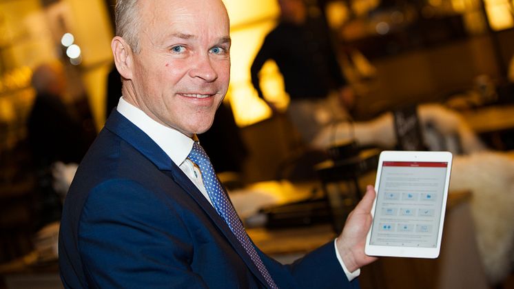 Jan Tore Sanner viser frem Postens digitale postkasse, Digipost