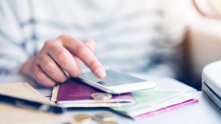 booking flight by smartphone