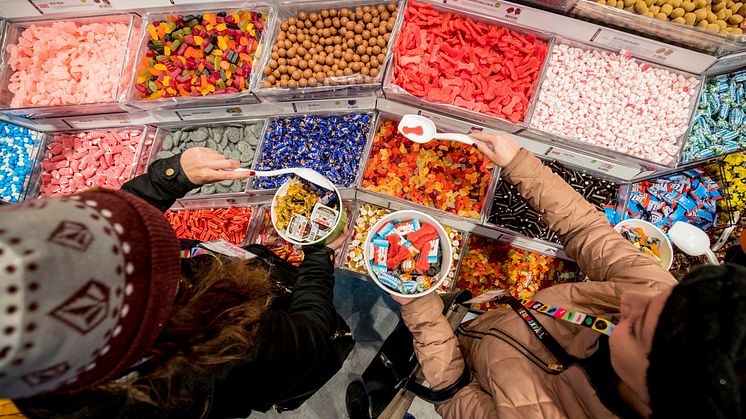 Varberg nästa! Hemmakvälls nya butikskoncept “En ny värld av godis” fortsätter sitt segertåg genom Sverige