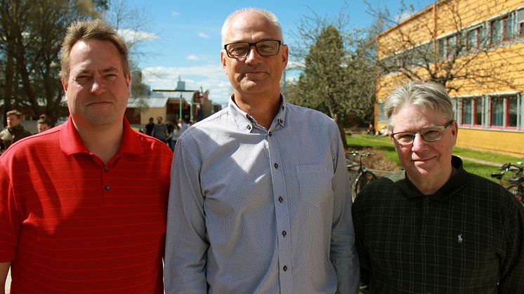 Kåre Synnes, professor i distribuerade datorsystem, Lars Stehn, professor i träbyggnad och Thomas Olofsson, professor i byggproduktion vid Luleå tekniska universitet