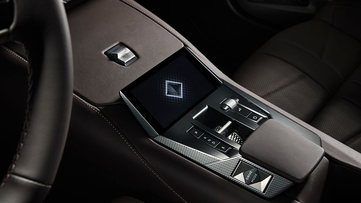DS 4
