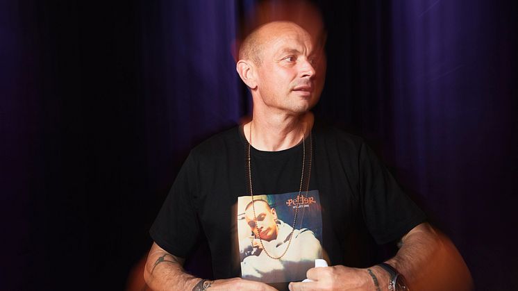 Petter presenterar idag jubileumsalbumet ’Vart trött sen 98’ 