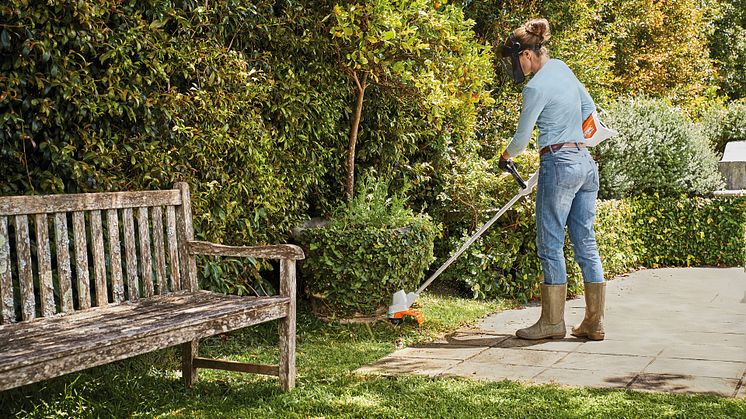 STIHL FSA 57 akkutrimmeri on hiljainen ja mukava käyttää.
