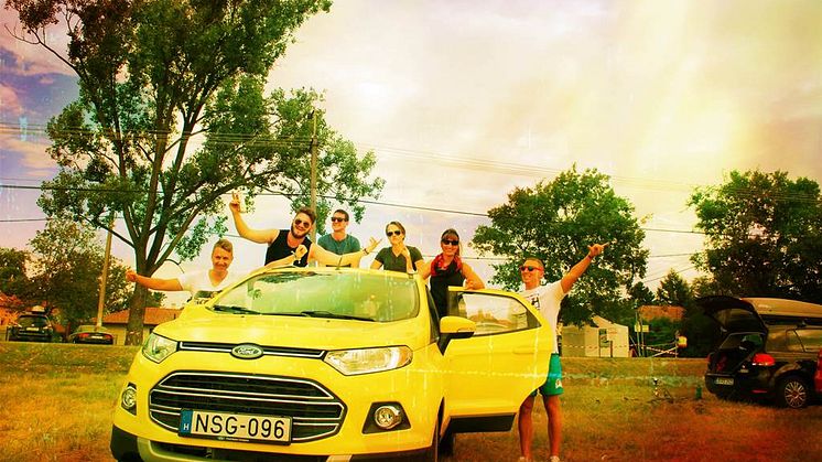 Ilyen autót még biztos nem láttál a magyar utakon! A Ford beszállt a balatoni turizmus népszerűsítésébe; a vadonatúj Ford EcoSport szállítja mindenhová a Balaton Száguldó Riporterét