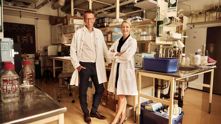 Första patienten i SHINE behandlas av den medicintekniska produkten SiPore21®. Foto: Sigrid Therapeutics