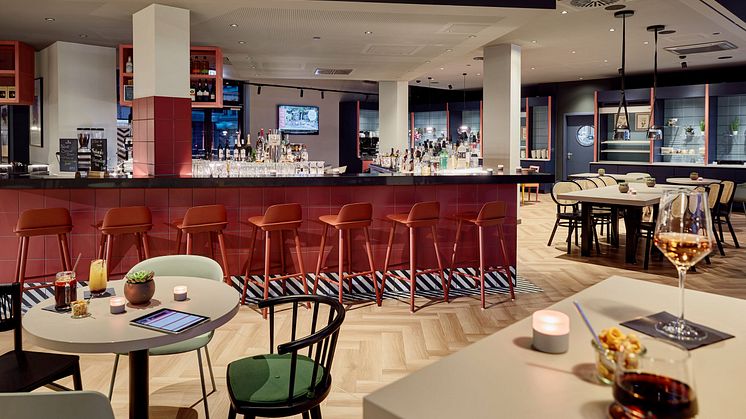 Charly's Bar & Lounge in der Hotellobby des Légère Express - Foto: FIBONA GmbH