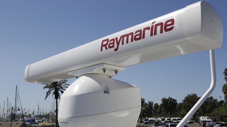 High res image - Raymarine - Magnum Radar Mounted