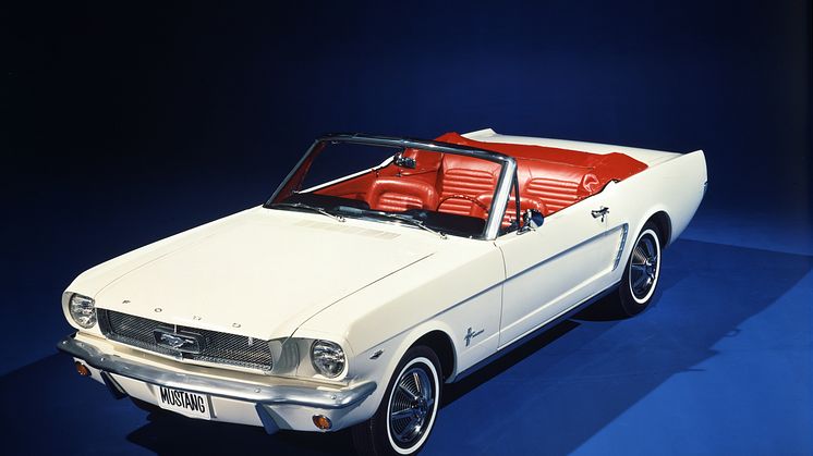 1965-Gen1-FordMustangconvertible.jpg