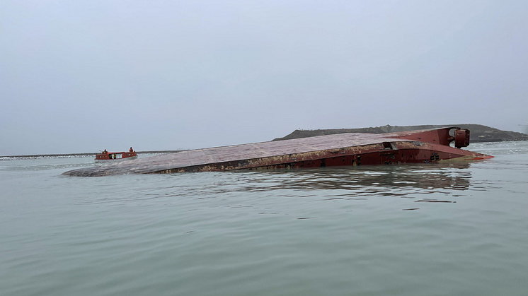 Ett mudderverk kapsejsade i Trelleborgs hamn, och Sjöräddningssällskapet deltog i räddningsinsatsen.