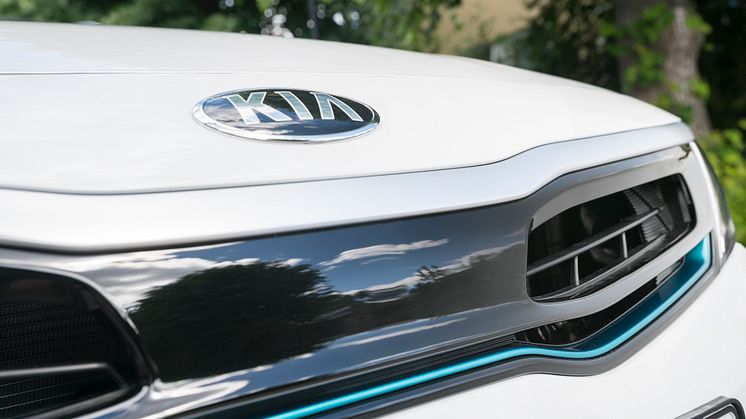 OptimaSwPHEV_air