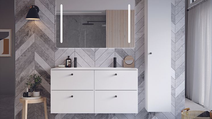 Peilin koko ja muoto vaikuttavat olennaisesti kylpyhuoneen ilmeeseen ja tunnelmaan. Esimerkiksi leveä IDO Reflect -tasopeili tuo tilaan avaruutta ja keveyttä, kun säilytys keskitetään IDO Elegant -kalusteisiin.