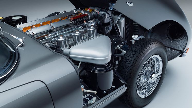 09 E-TYPE FHC engine 01