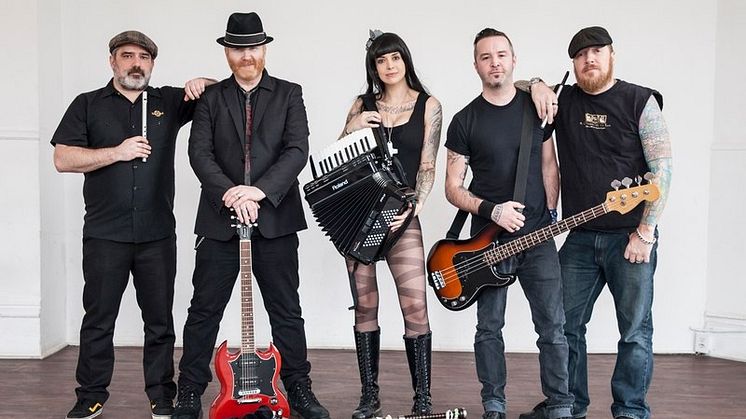 The Mahones