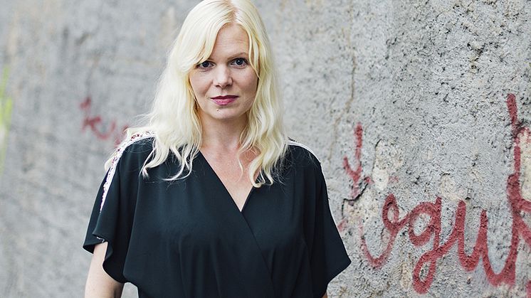 ET JOURNALISTISK VERK: Tredjeklassingene Marte Spurkland følger ved en videregående skole litt utenfor Oslo er nettopp dem som hverken er innenfor eller utenfor. Foto: Signe Fuglesteg Luksengard