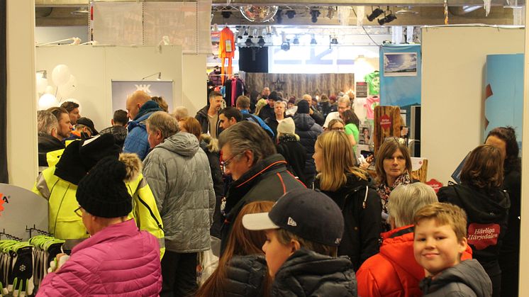 Fullt i mässhallen på Vemdalsskalet under Lodge & Lya