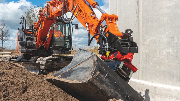 Hitachi nya bandgrävare ZX135US-7. Med den nya Steg V-kompatibla motorn utan AdBlue.