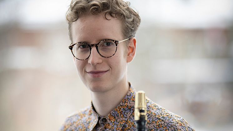 Theo Hillborg har en bred repertoar med allt från barock till jazz och modern konstmusik. (Foto: Bo Söderström)