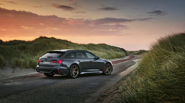Audi RS 6 Avant performance (Nimbusgrå perleeffekt)