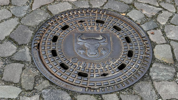 Veolia Schlieben Kanaldeckel