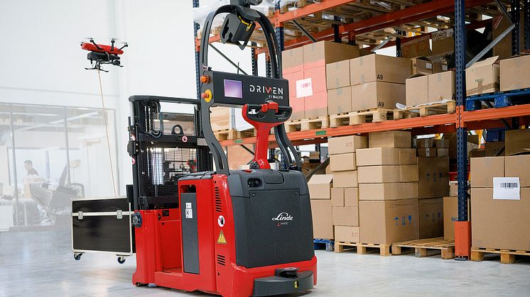 Lindes autotruck L-MATIC tillsammans med Flybox