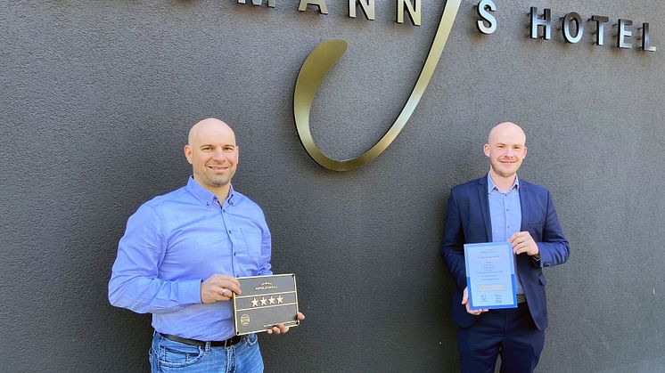 v.l.n.r.: Matthias Beinlich (Geschäftsführer b'mine hotels) und Dominique-Alexander Ewerth (Hotel Manager Jaumann's Hotel)