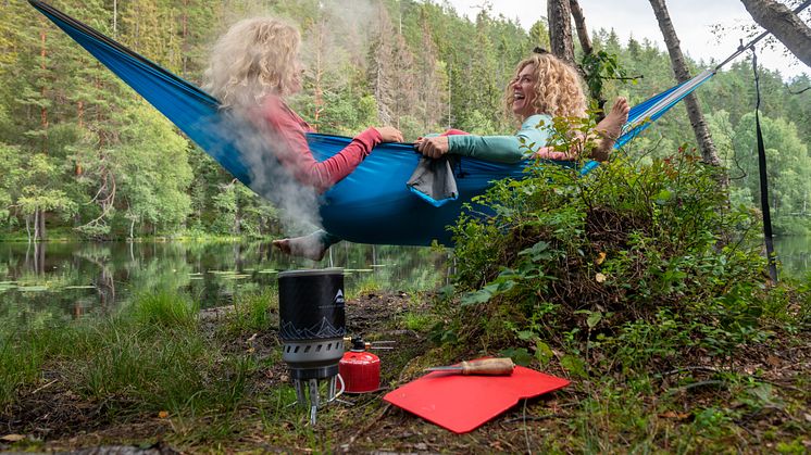 FAMILIEIDYLL: Cecilie Skog vet å kose seg med familien på tur. Foto: Hans Kristian Krogh-Hanssen