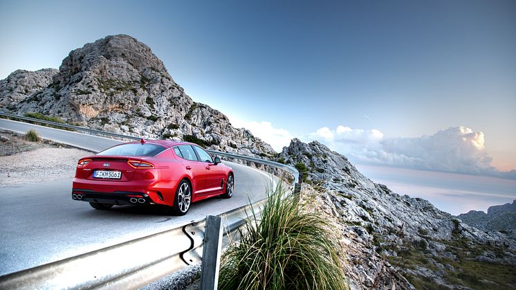 Kia Stinger_132