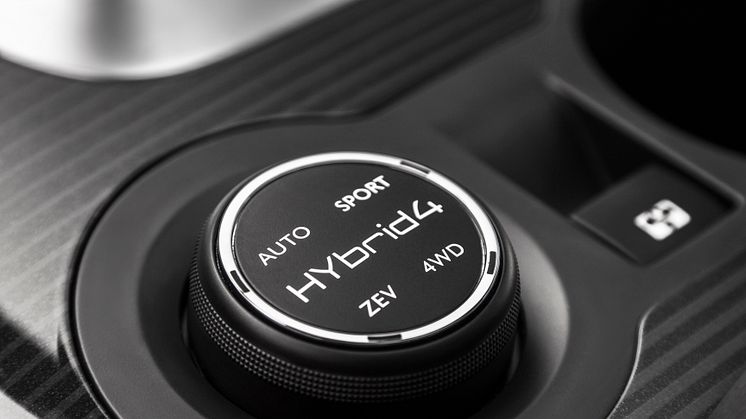 Nya Peugeot 3008 HYbrid4
