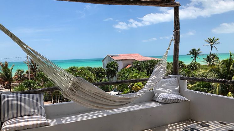 hammock-lunarena-boutique-beach-hotel-el-cuyo-mexico
