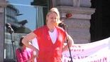 Jenny Fjell talar på Manifestionen mot "Utslagningslagen"