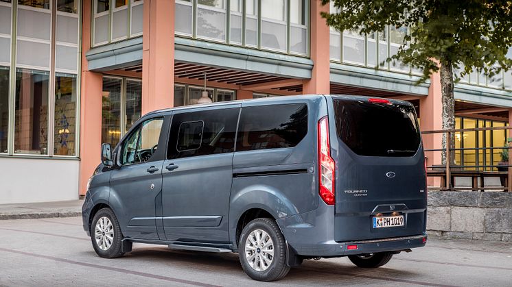 Tourneo_Custom_PHEV_003