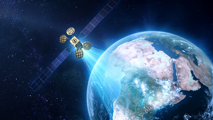 Eutelsat et Facebook lancent un projet satellitaire destiné à développer l’accès Internet en Afrique