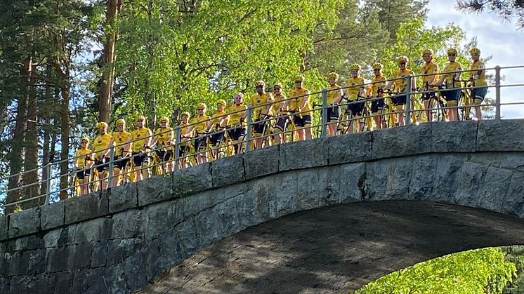 Ford Finland pyöräilijöiden mukana Pariisiin – Team Rynkeby Tampere-Lahti saa täyssähköisen huoltoauton matkaansa 
