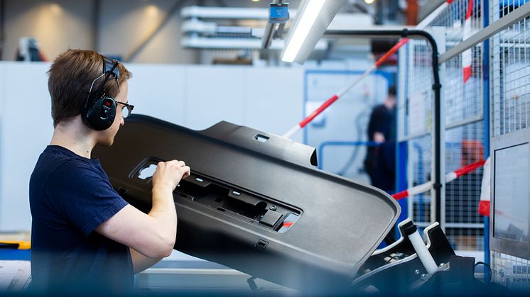Plastkåpor, paneler och komponenter i både personbilar och lastbilar tillverkas i allt större utsträckning av återvunna plastmaterial hos utställaren på Elmia Subcontractor, KB Components