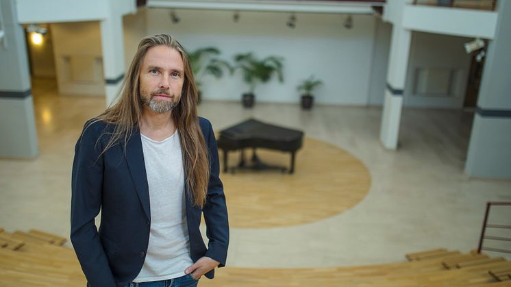 Jonas Ericson arbetar vid Kommunikationsenheten vid Umeå universitet och är projektledare frö kultur på campus. Foto: Mattias Pettersson/Umeå universitet