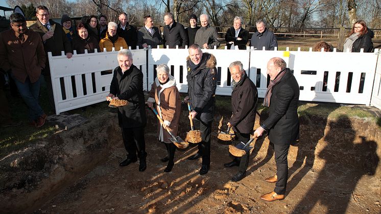 Geförderter Netzausbau im Kreis Viersen (v.l.): NRW-Digitalminister Prof. Dr. A. Pinkwart, Regierungspräsidentin B. Radermacher, Landrat Dr. A. Coenen, Kempens Bürgermeister V. Rübo, Deutsche Glasfaser Geschäftsführer P. Kamphuis (Foto:Thomas Rudlof)