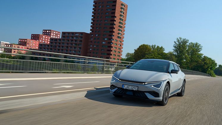 kia-all-new-ev6-gtline-my25-wolf-grey-outdoor-dynamic-print-3600x2400-008.jpg