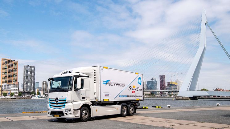 Eldrivna Mercedes-Benz eActros.