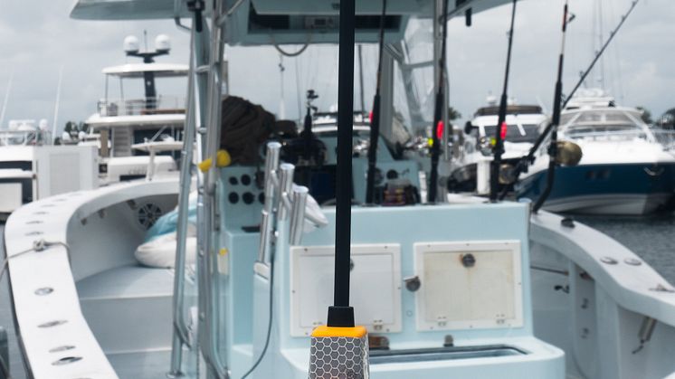 Ocean Signal SafeSea EPIRB3 Pro (boat)
