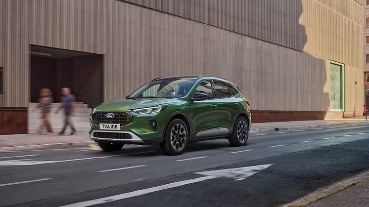 Den nye Ford Kuga PHEV kommer blandt andet i den nye farve Bursting Green.