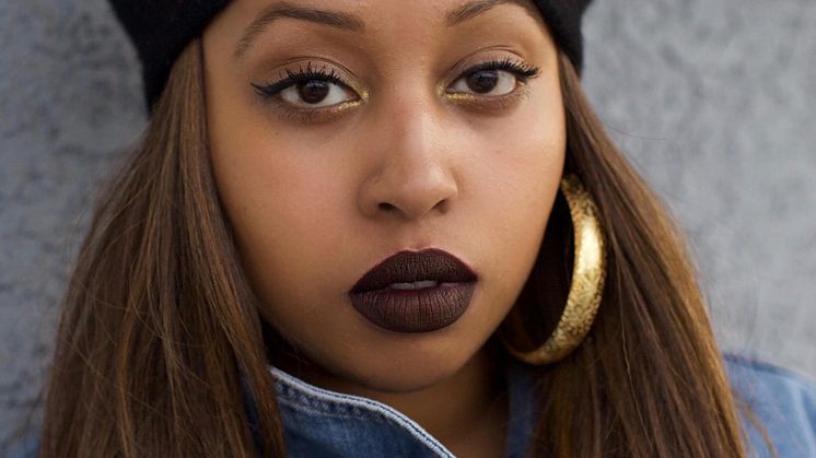 Forfattarportrett Warsan Shire