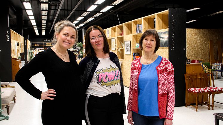 Bodø: Hanne Eliassen (t.v), Anneli Erichsen (i midten) fra Egna og Rita Sørensen (t.h) fra Fremtiden i våre hender. Foto: Egna AS. Høyoppløselig bilde i bunnen av artikkelen.