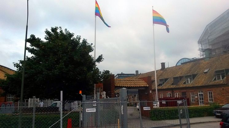 Störst av allt är kärleken! Svenska kyrkan Malmö i regnbågens tecken. 