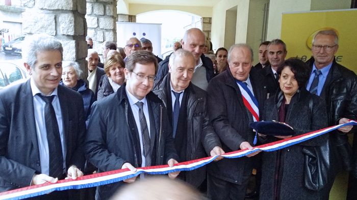 Eutelsat et La Poste unis pour connecter une première Maison de Services Au Public au haut débit par satellite 
