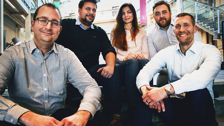 APPLIEDGROUP NORDIC VÄXER: Niclas Enhörning och Marcus Nilsson kliver in i bolaget där de välkomnas av grundarna Thomas Jonasson, Johan Wikström och Julia Wikström.
