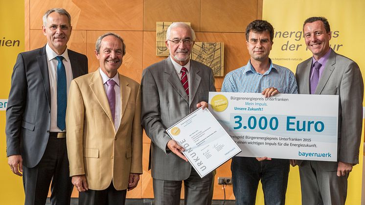 Foto: Preisträger Rainer Hirn aus Veitshöchheim, Projekt: "Sanierung eines Einfamilienhauses zum Plus-Energiehaus"