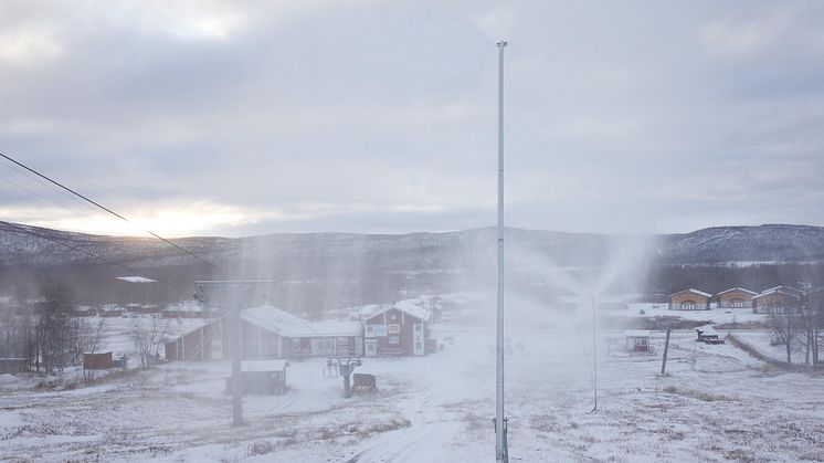 Snökanonerna igång i Hemavan