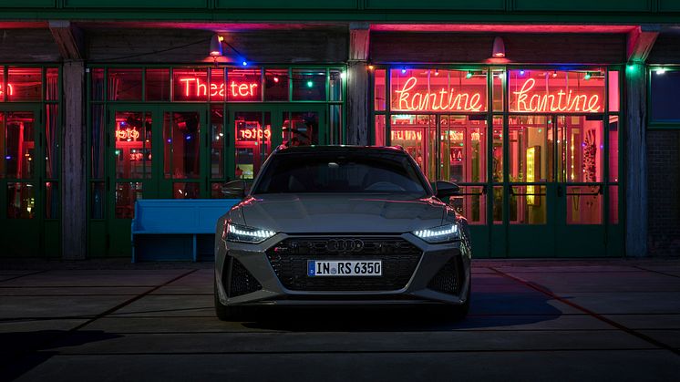 Audi RS 6 Avant performance (Nimbusgrå perleeffekt)