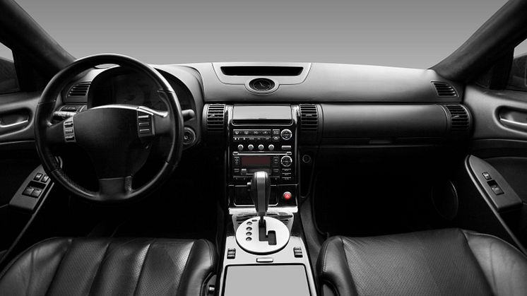 In the automotive industry, numerous plastics are processed into various components. This is done through the injection moulding process.  (© Superstar/Shutterstock.com).